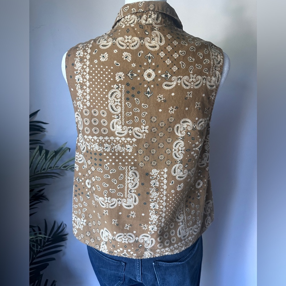 Women’s CAPULET Brown Paisley Bandana Print Button Down Sleeveless Collar Top S - Picture 4 of 5